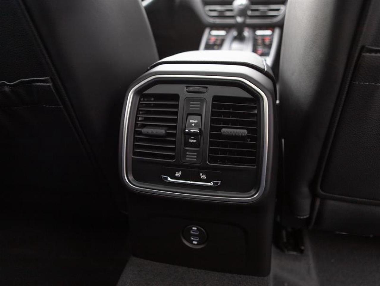 2025 Porsche Macan S AWD Photo