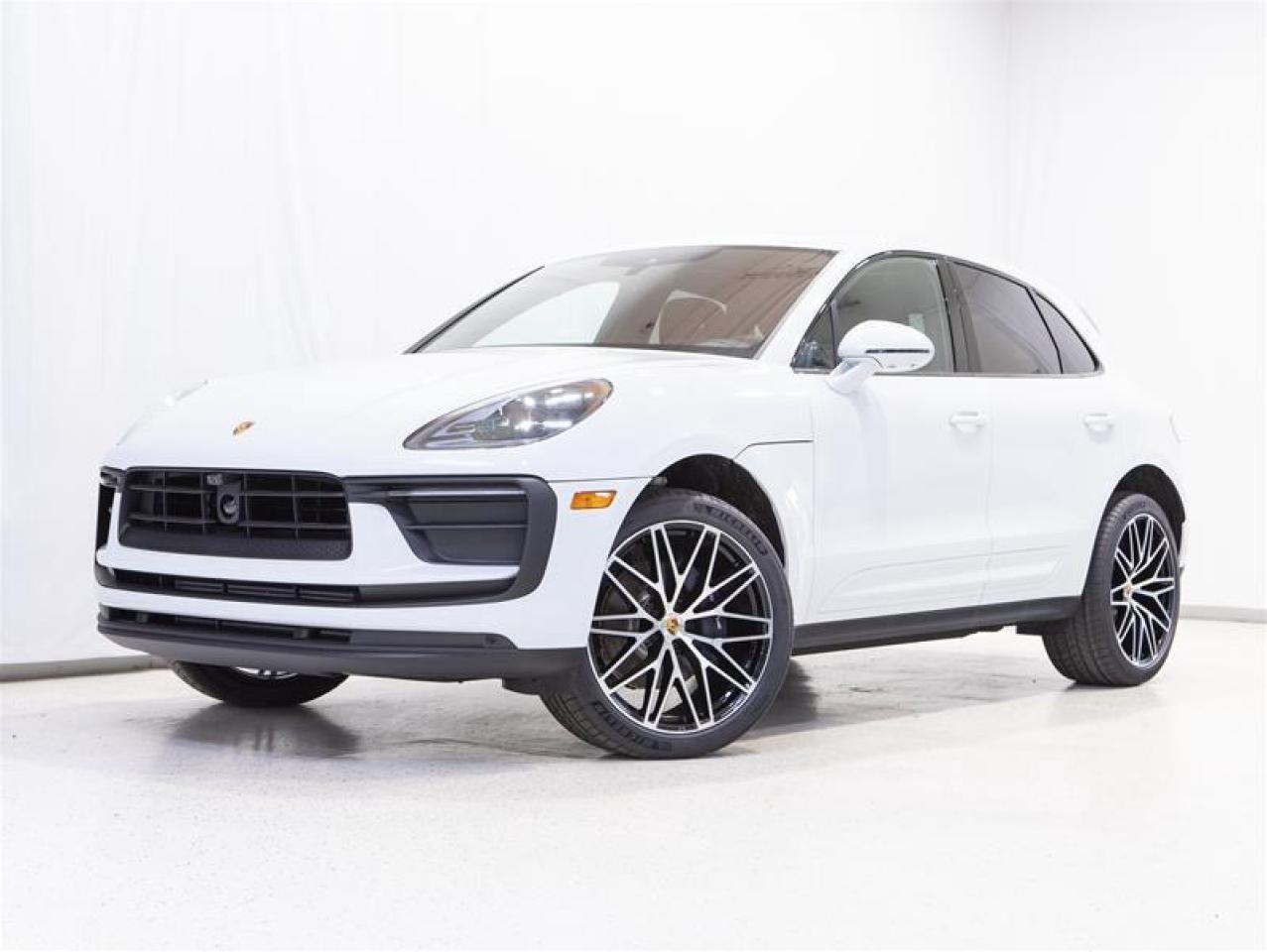 2025 Porsche Macan AWD Photo0