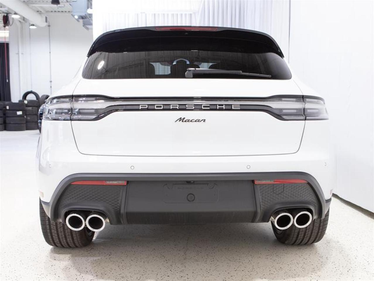 2025 Porsche Macan AWD Photo