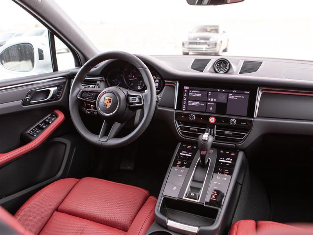 2025 Porsche Macan AWD Photo