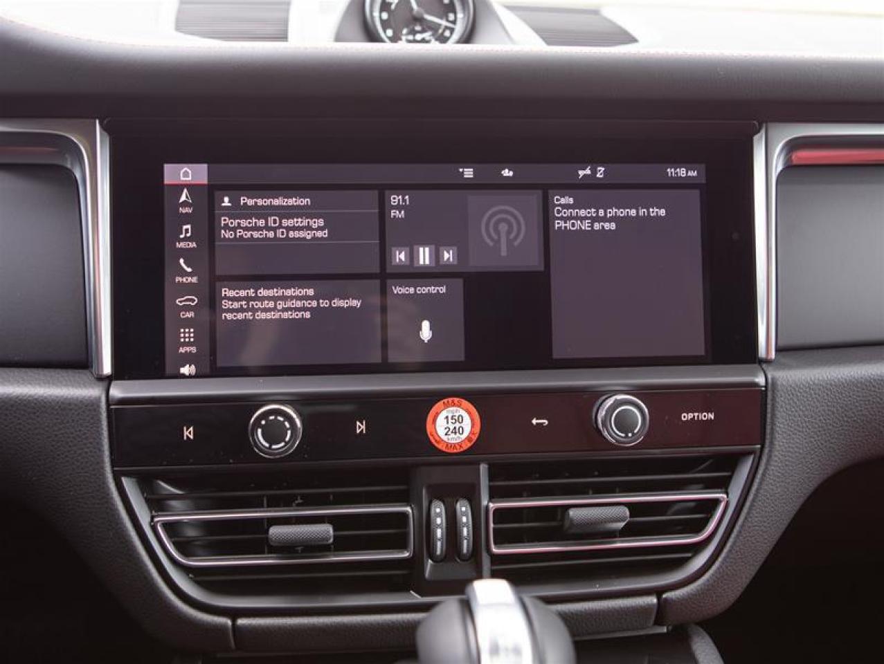 2025 Porsche Macan AWD Photo