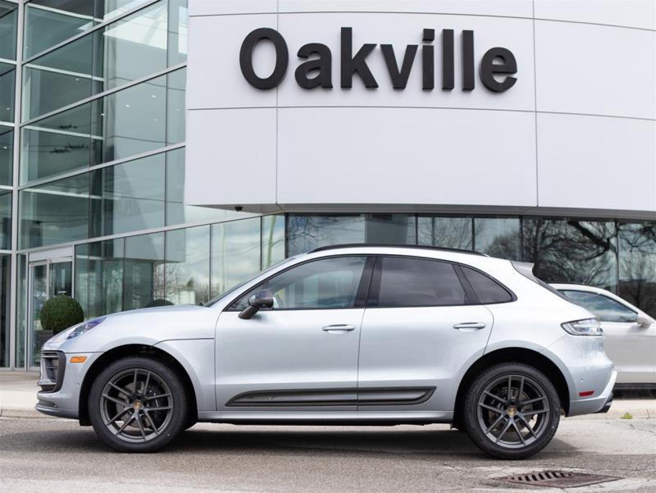 2024 Porsche Macan T AWD Photo