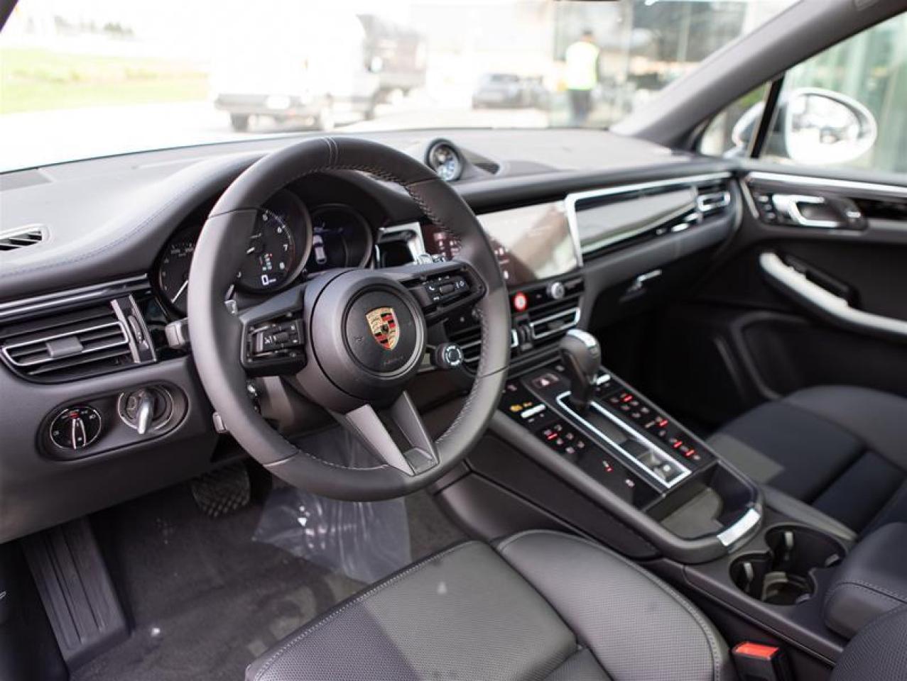 2024 Porsche Macan T AWD Photo