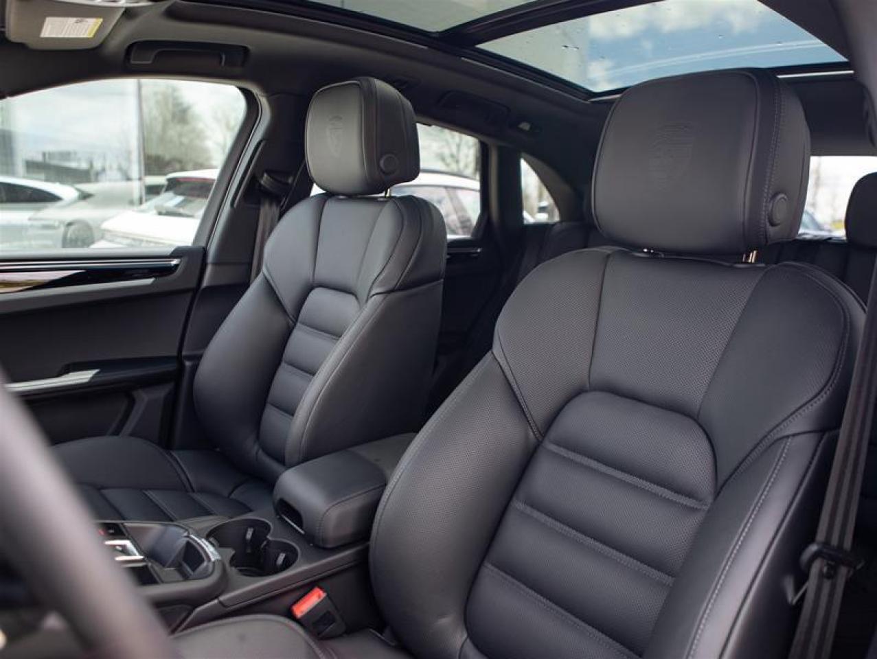 2024 Porsche Macan T AWD Photo