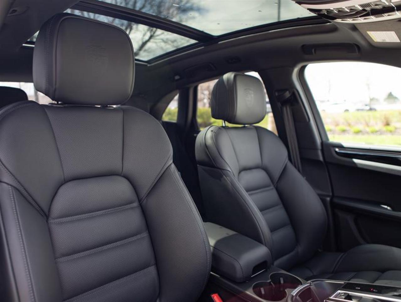 2024 Porsche Macan T AWD Photo