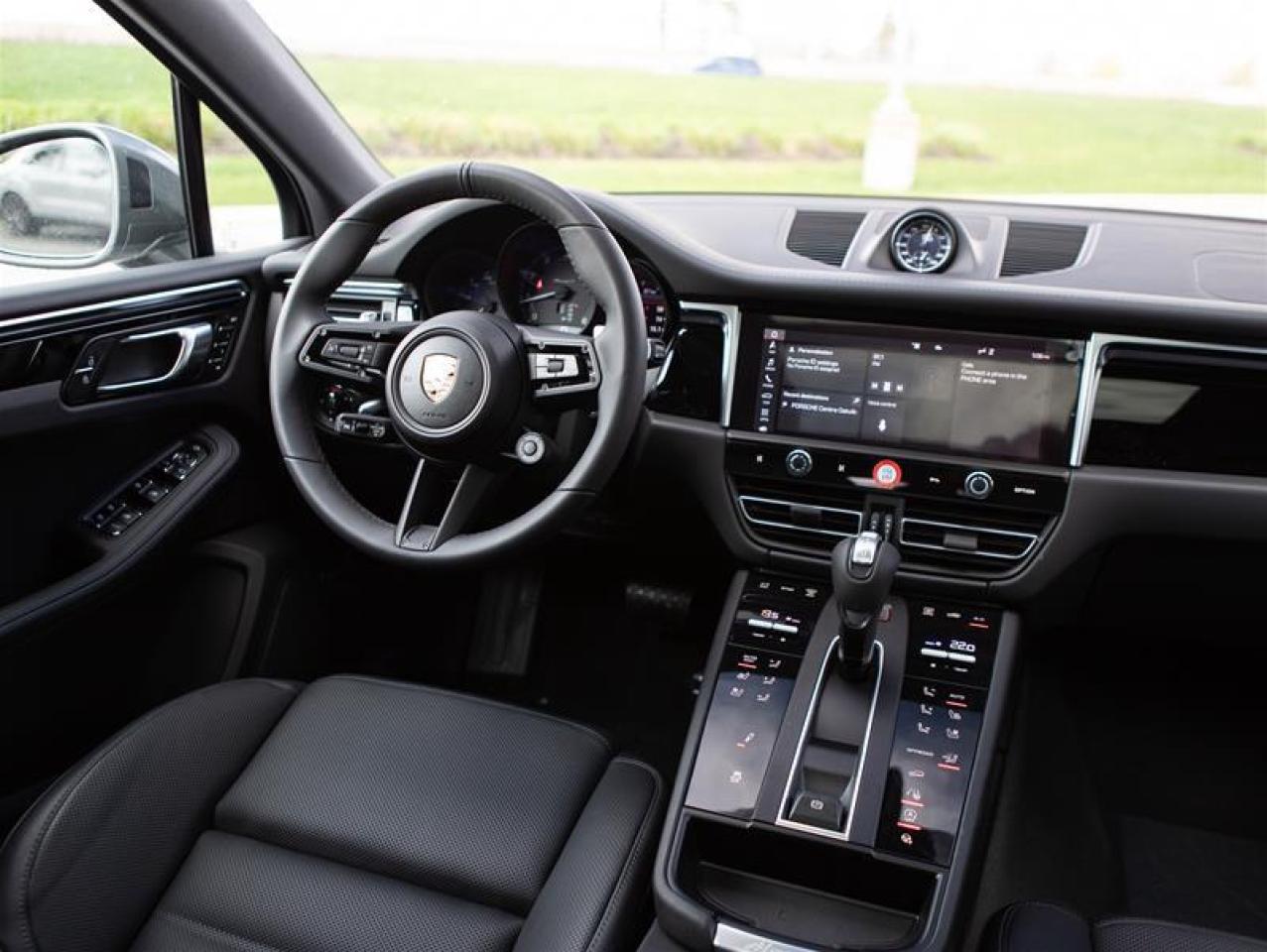 2024 Porsche Macan T AWD Photo