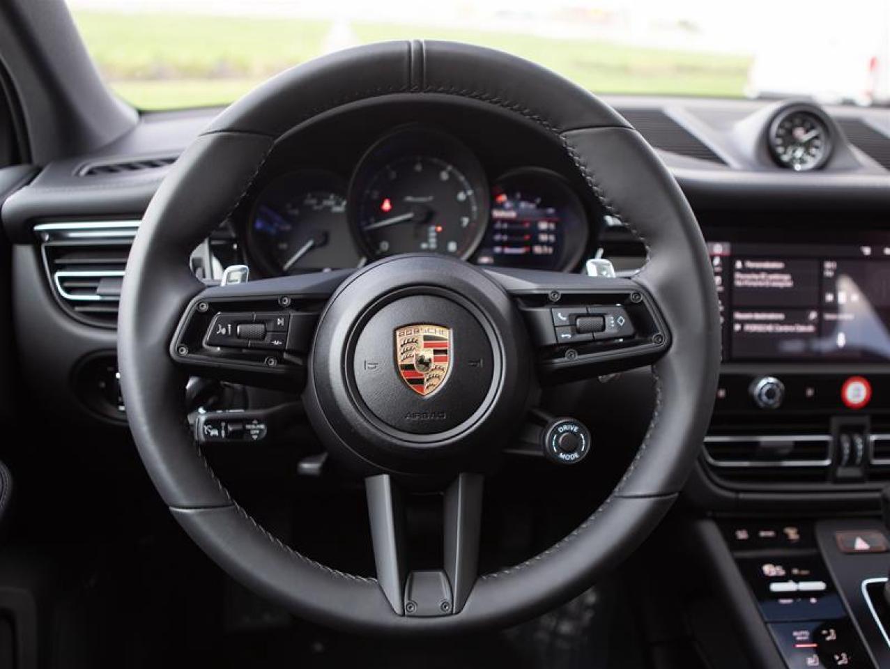 2024 Porsche Macan T AWD Photo