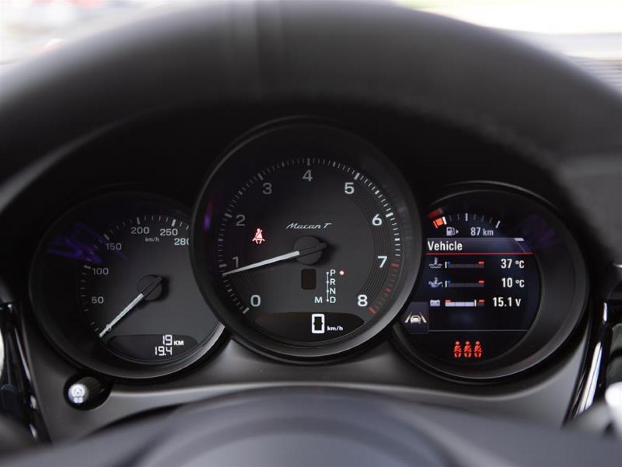 2024 Porsche Macan T AWD Photo