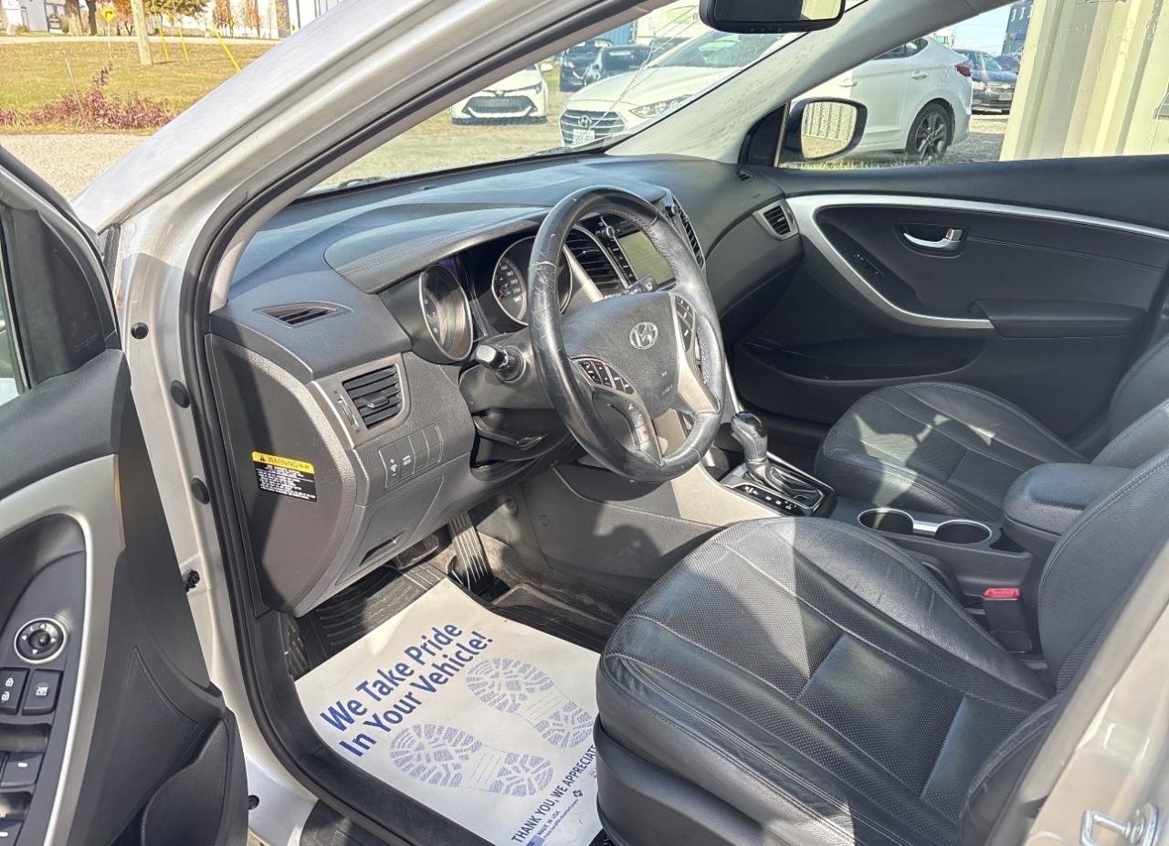 2015 Hyundai Elantra GT Limited, Sunroof, Leather, Nav Photo