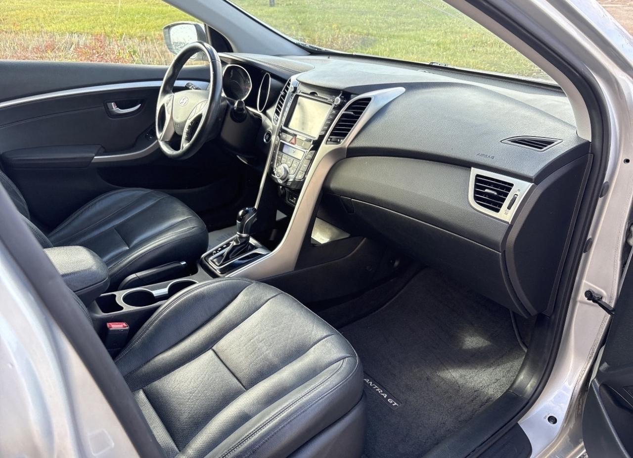 2015 Hyundai Elantra GT Limited, Sunroof, Leather, Nav Photo