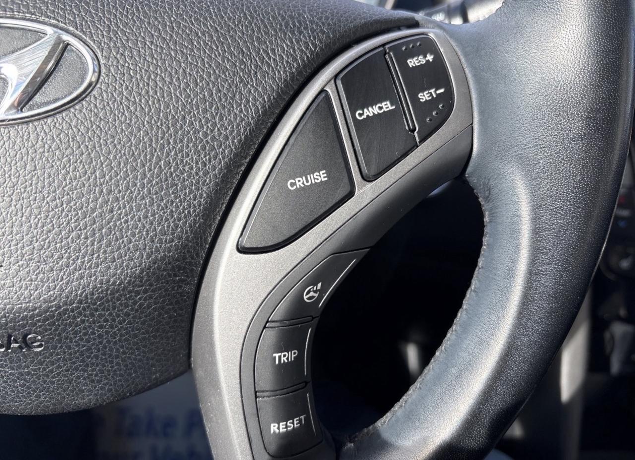 2015 Hyundai Elantra GT Limited, Sunroof, Leather, Nav Photo