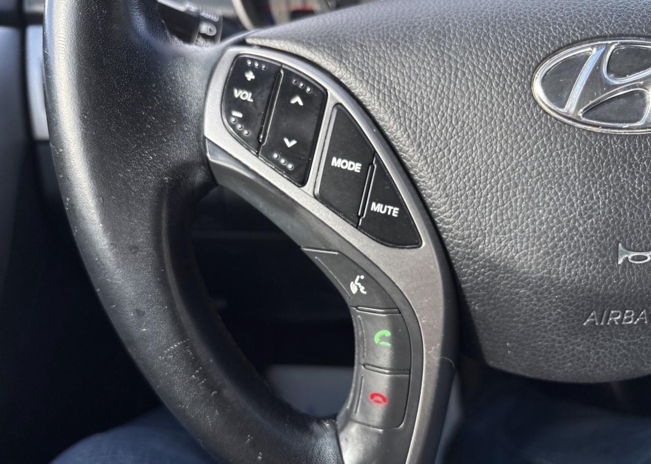 2015 Hyundai Elantra GT Limited, Sunroof, Leather, Nav Photo