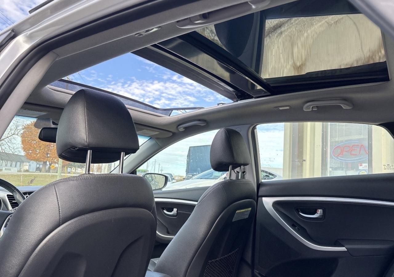 2015 Hyundai Elantra GT Limited, Sunroof, Leather, Nav Photo