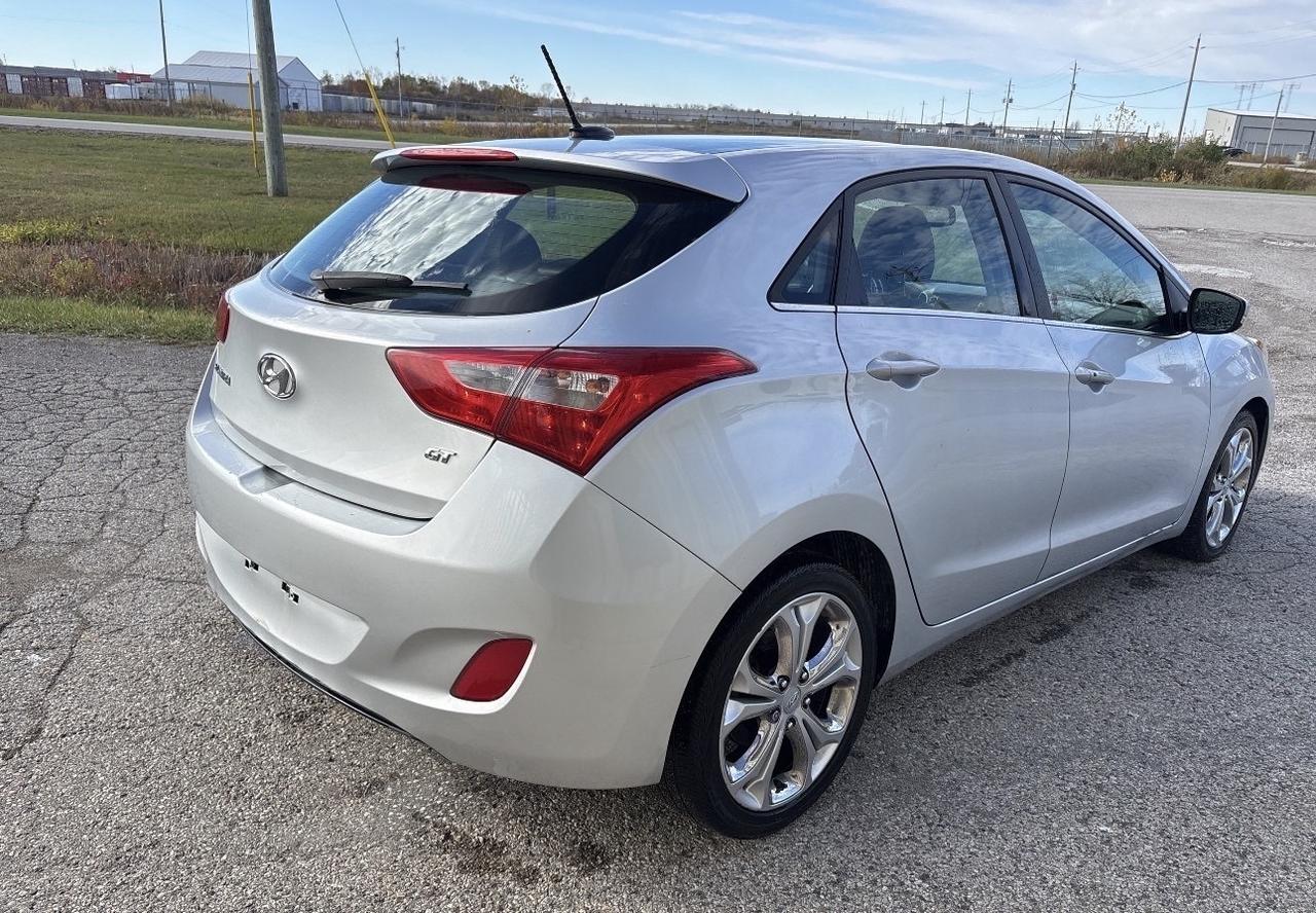 2015 Hyundai Elantra GT Limited, Sunroof, Leather, Nav Photo
