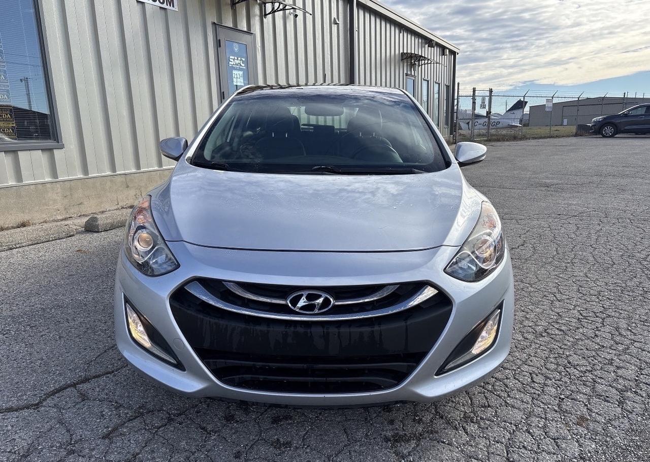 2015 Hyundai Elantra GT Limited, Sunroof, Leather, Nav Photo
