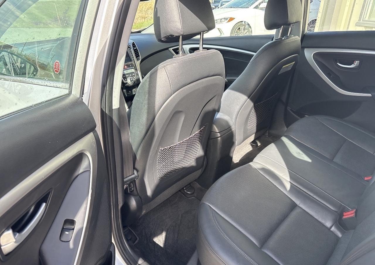 2015 Hyundai Elantra GT Limited, Sunroof, Leather, Nav Photo