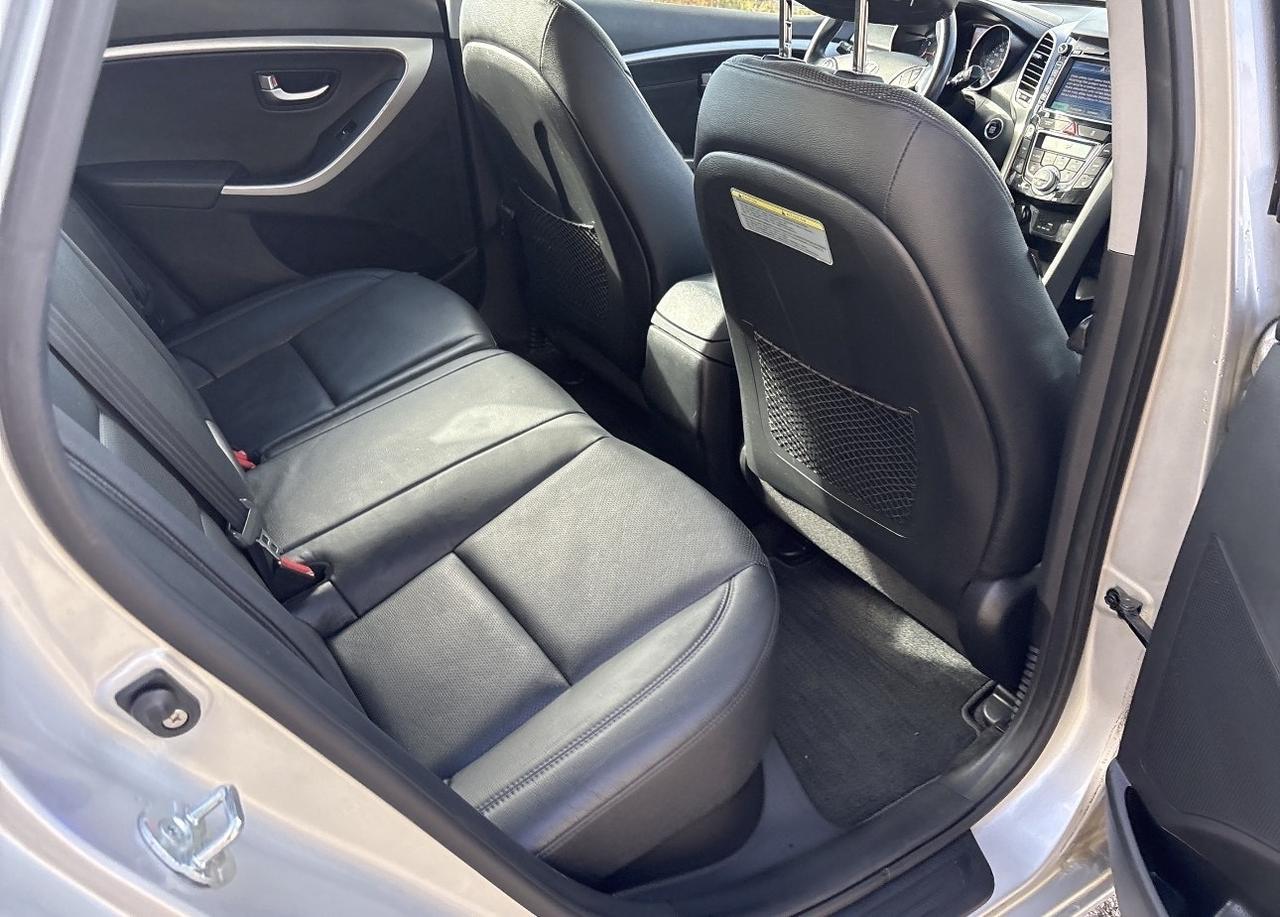 2015 Hyundai Elantra GT Limited, Sunroof, Leather, Nav Photo