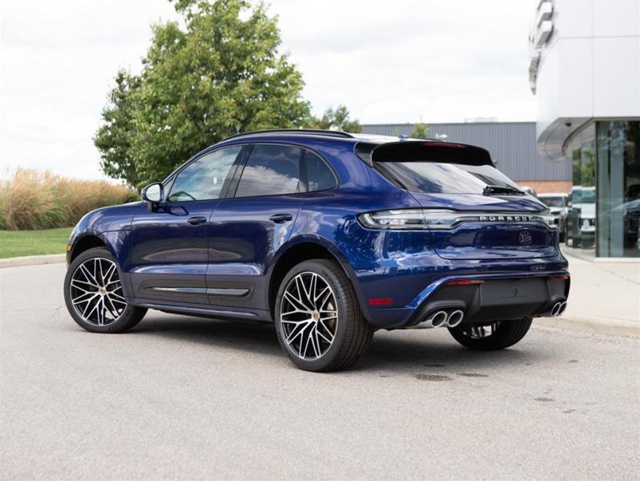 2024 Porsche Macan AWD Photo2