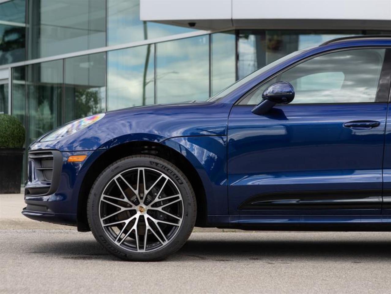 2024 Porsche Macan AWD Photo