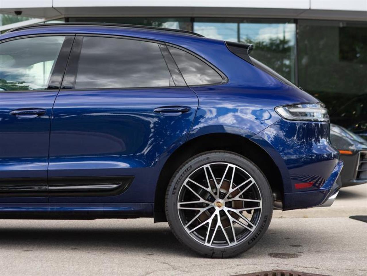 2024 Porsche Macan AWD Photo