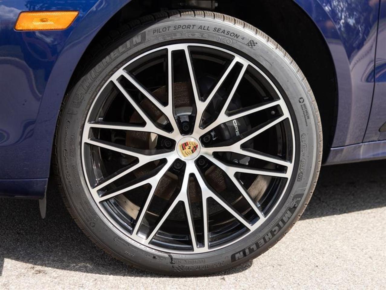 2024 Porsche Macan AWD Photo