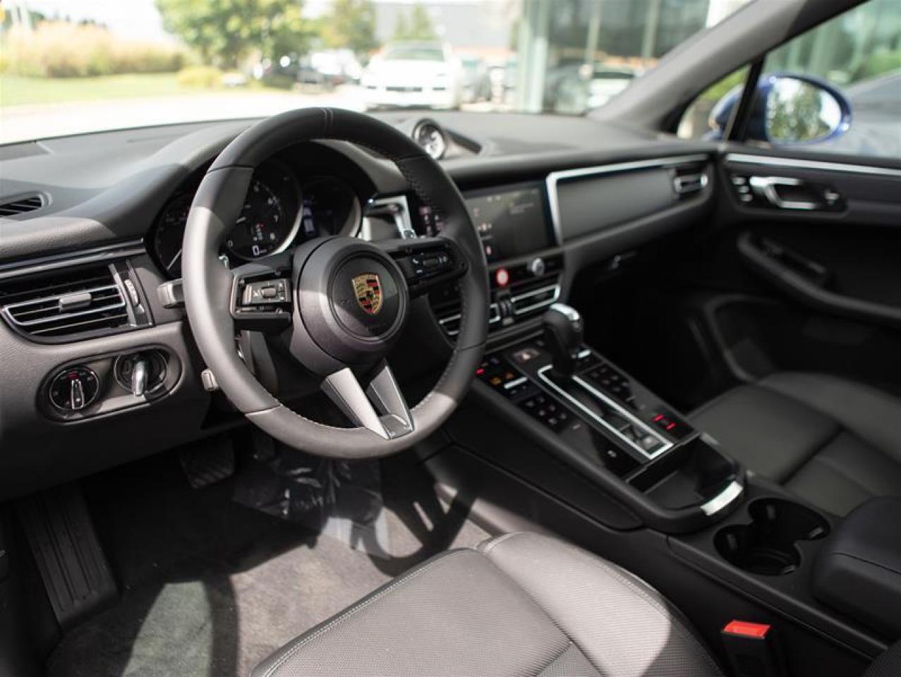 2024 Porsche Macan AWD Photo