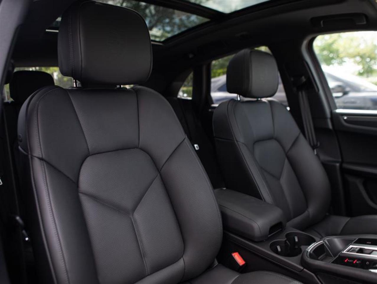 2024 Porsche Macan AWD Photo