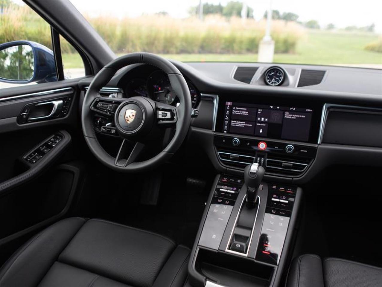 2024 Porsche Macan AWD Photo