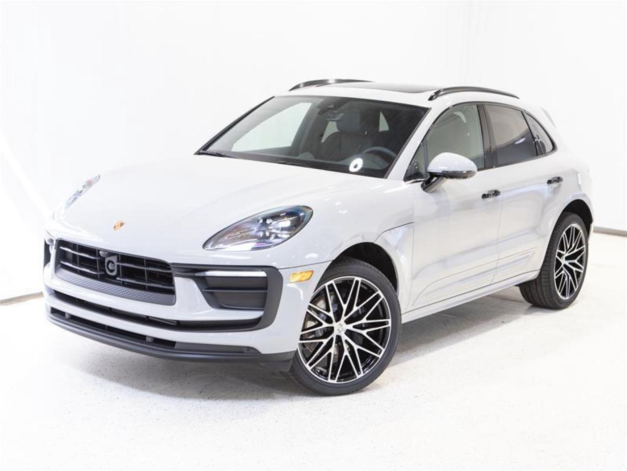 2025 Porsche Macan AWD Photo