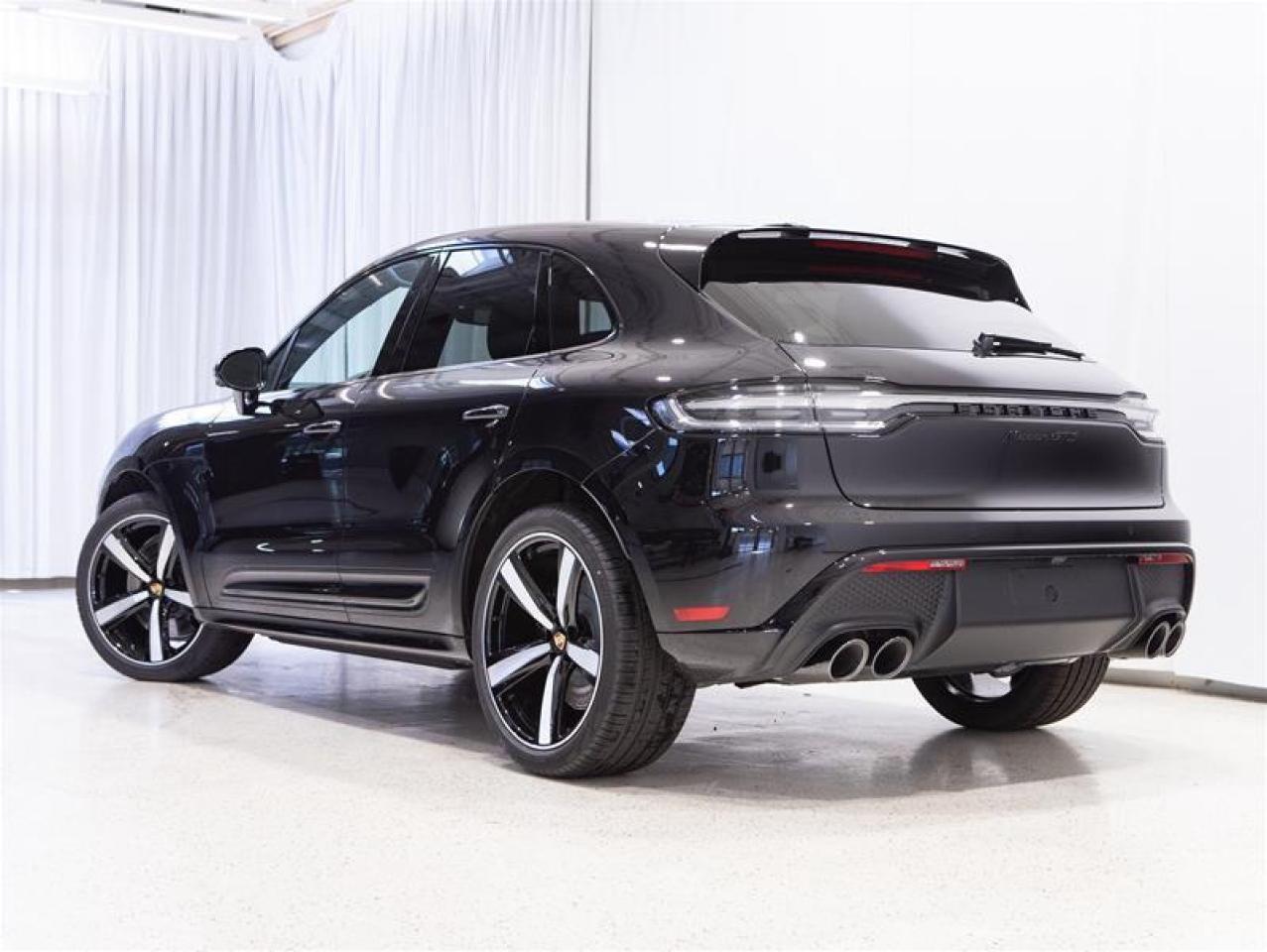 2025 Porsche Macan GTS AWD Photo