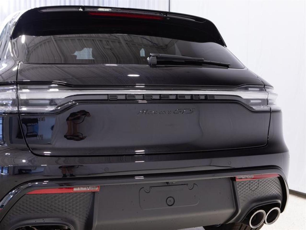 2025 Porsche Macan GTS AWD Photo