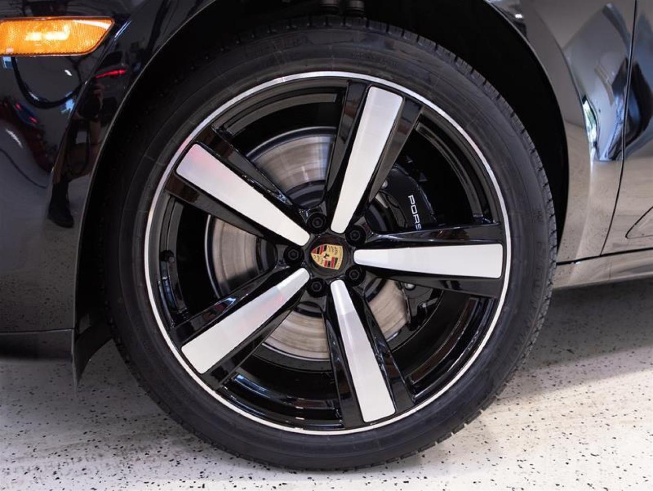 2025 Porsche Macan GTS AWD Photo