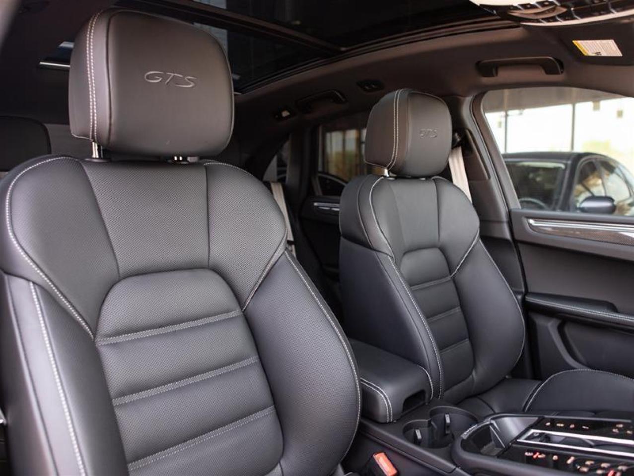 2025 Porsche Macan GTS AWD Photo