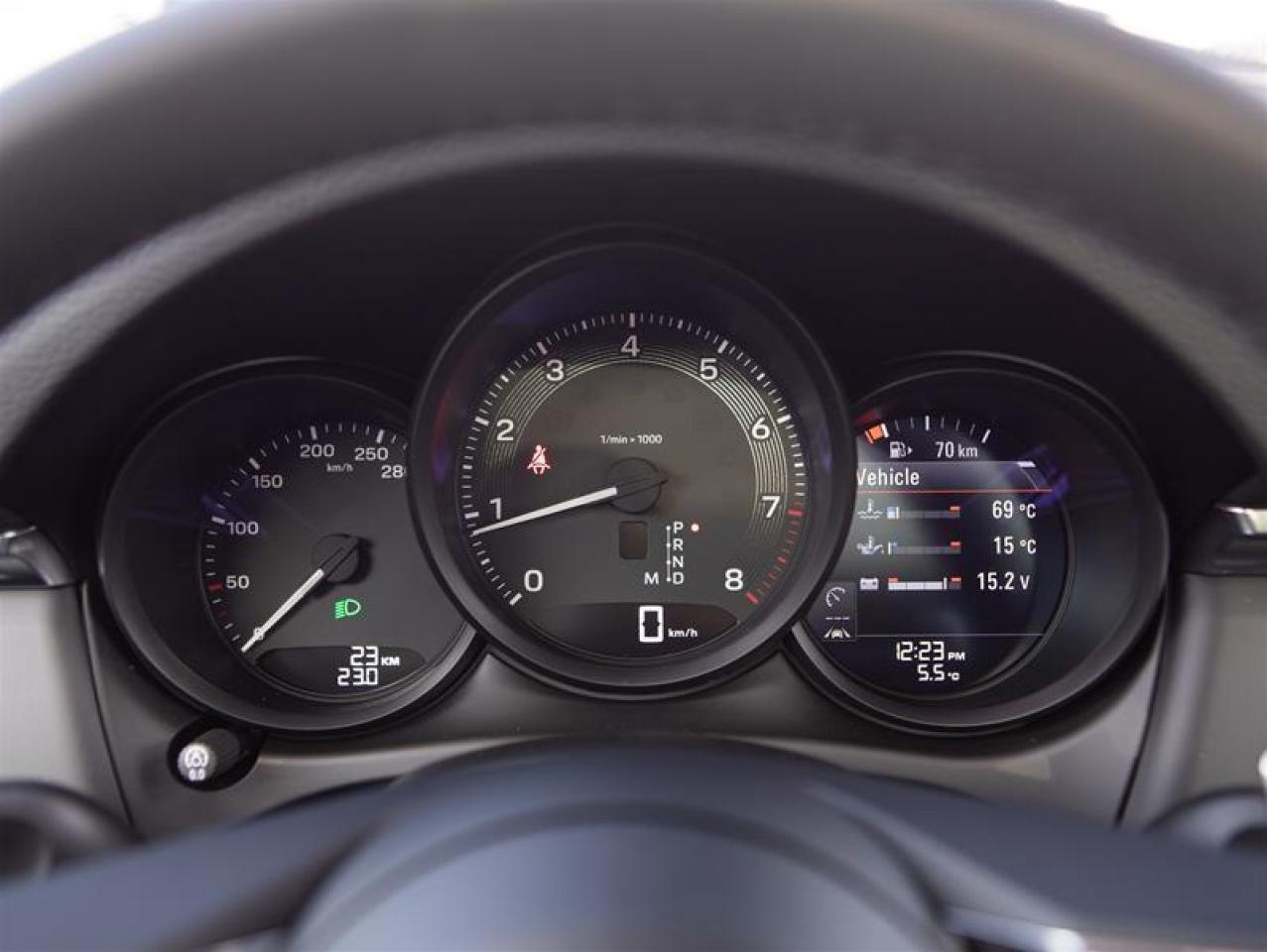 2025 Porsche Macan AWD Photo