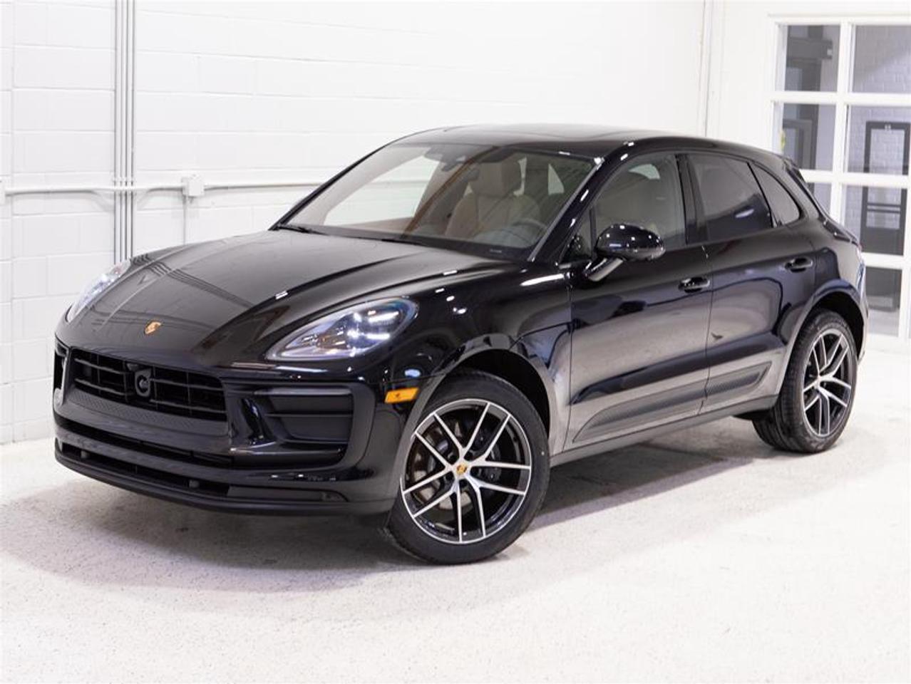 2025 Porsche Macan AWD Photo