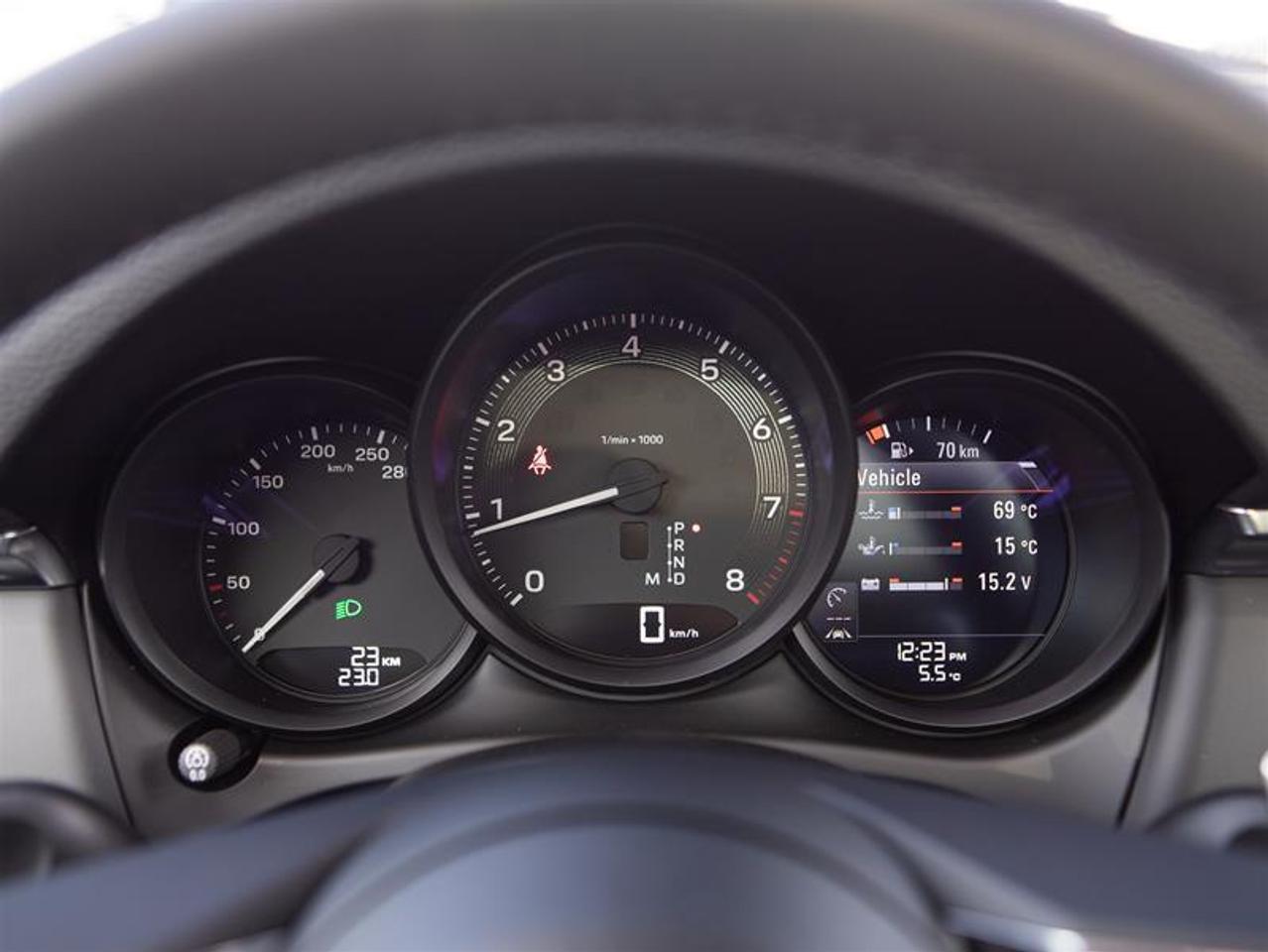2025 Porsche Macan AWD Photo