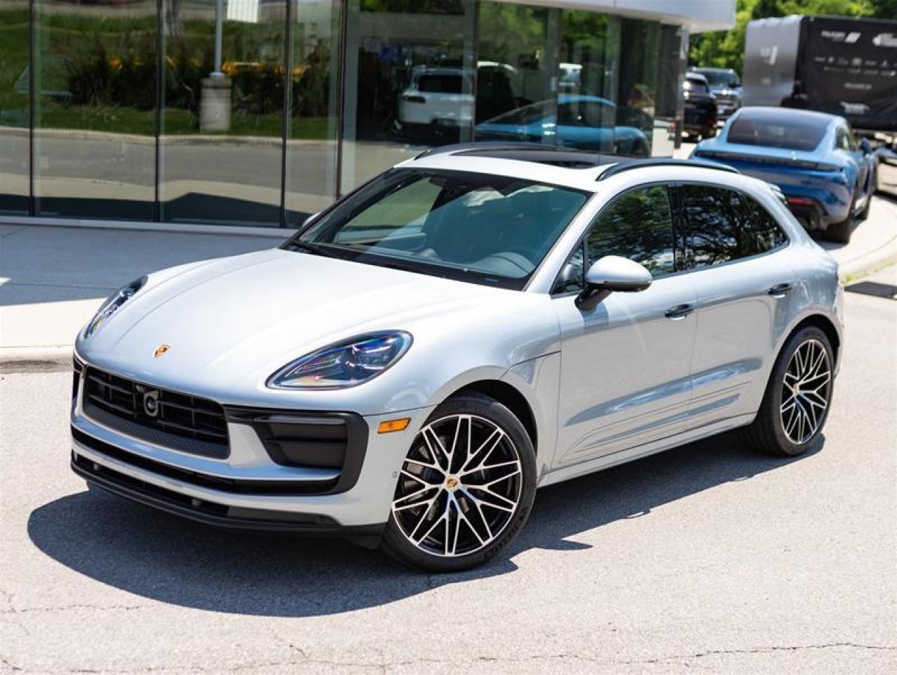 2024 Porsche Macan AWD Photo