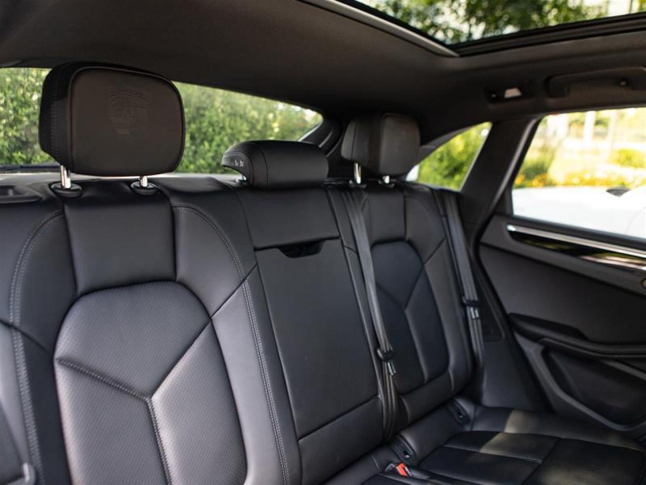 2024 Porsche Macan AWD Photo