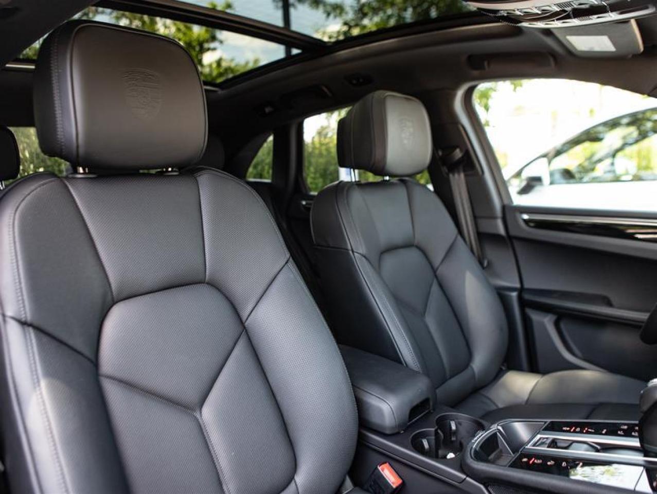 2024 Porsche Macan AWD Photo