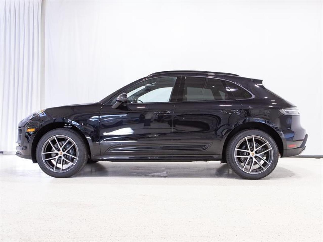 2026 Porsche Macan AWD Photo