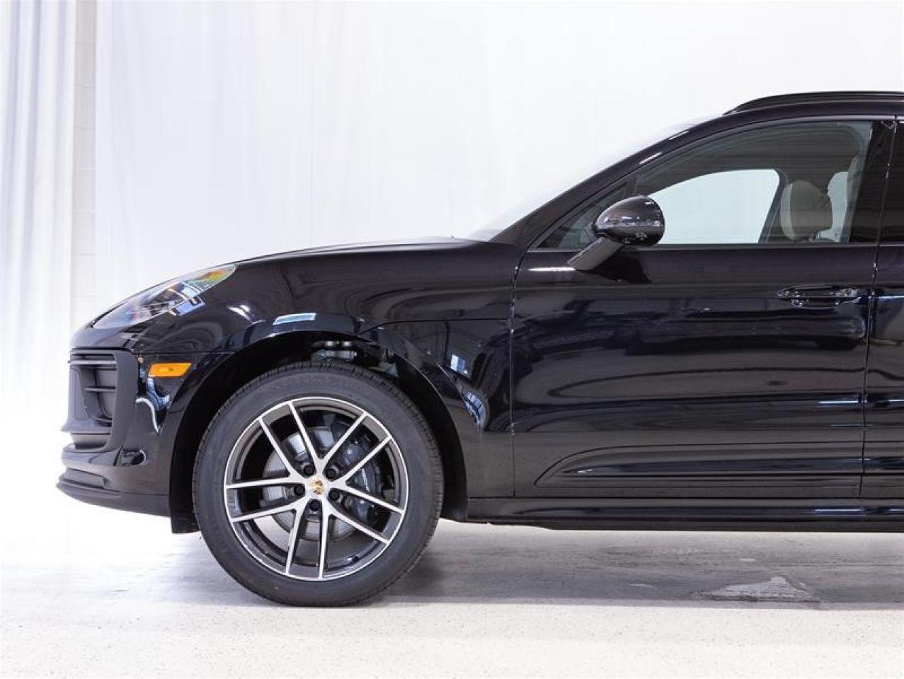 2026 Porsche Macan AWD Photo