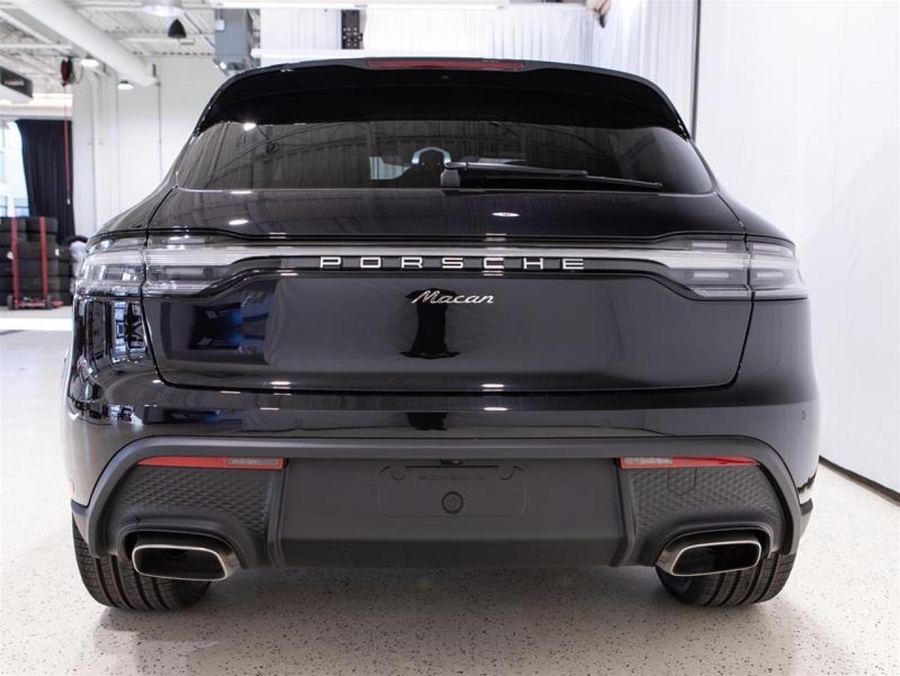 2026 Porsche Macan AWD Photo