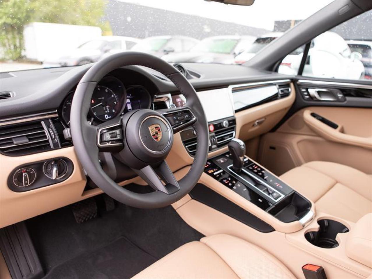 2026 Porsche Macan AWD Photo