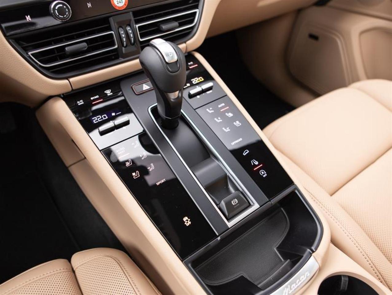 2026 Porsche Macan AWD Photo