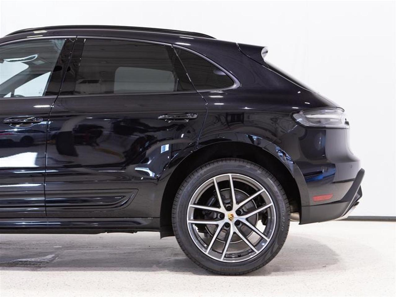 2026 Porsche Macan AWD Photo