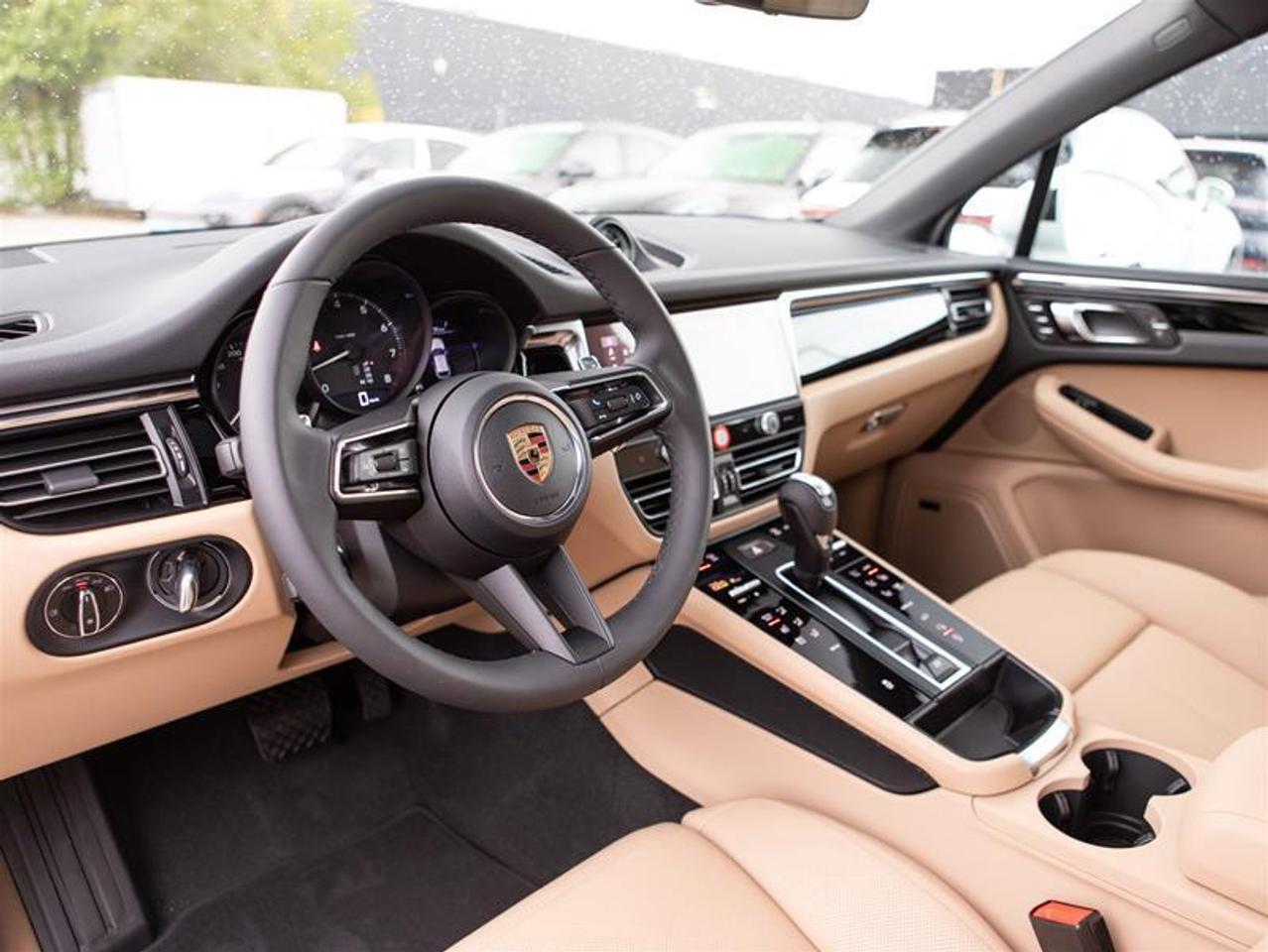 2026 Porsche Macan AWD Photo