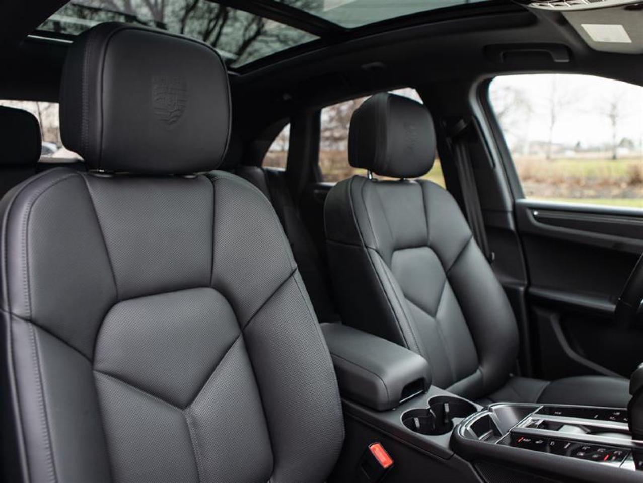 2024 Porsche Macan AWD Photo