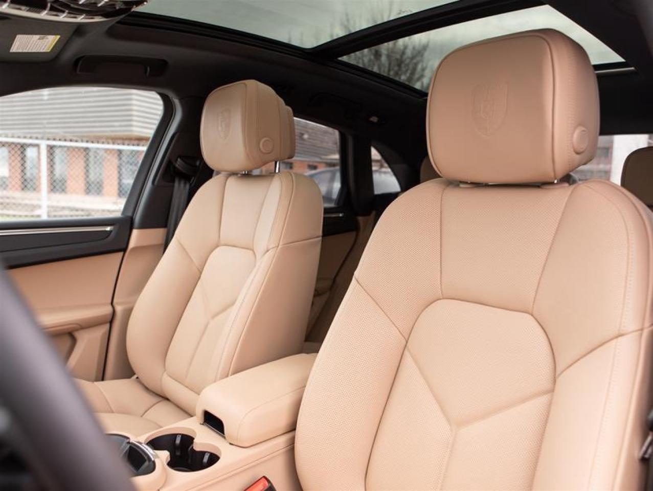 2025 Porsche Macan AWD Photo