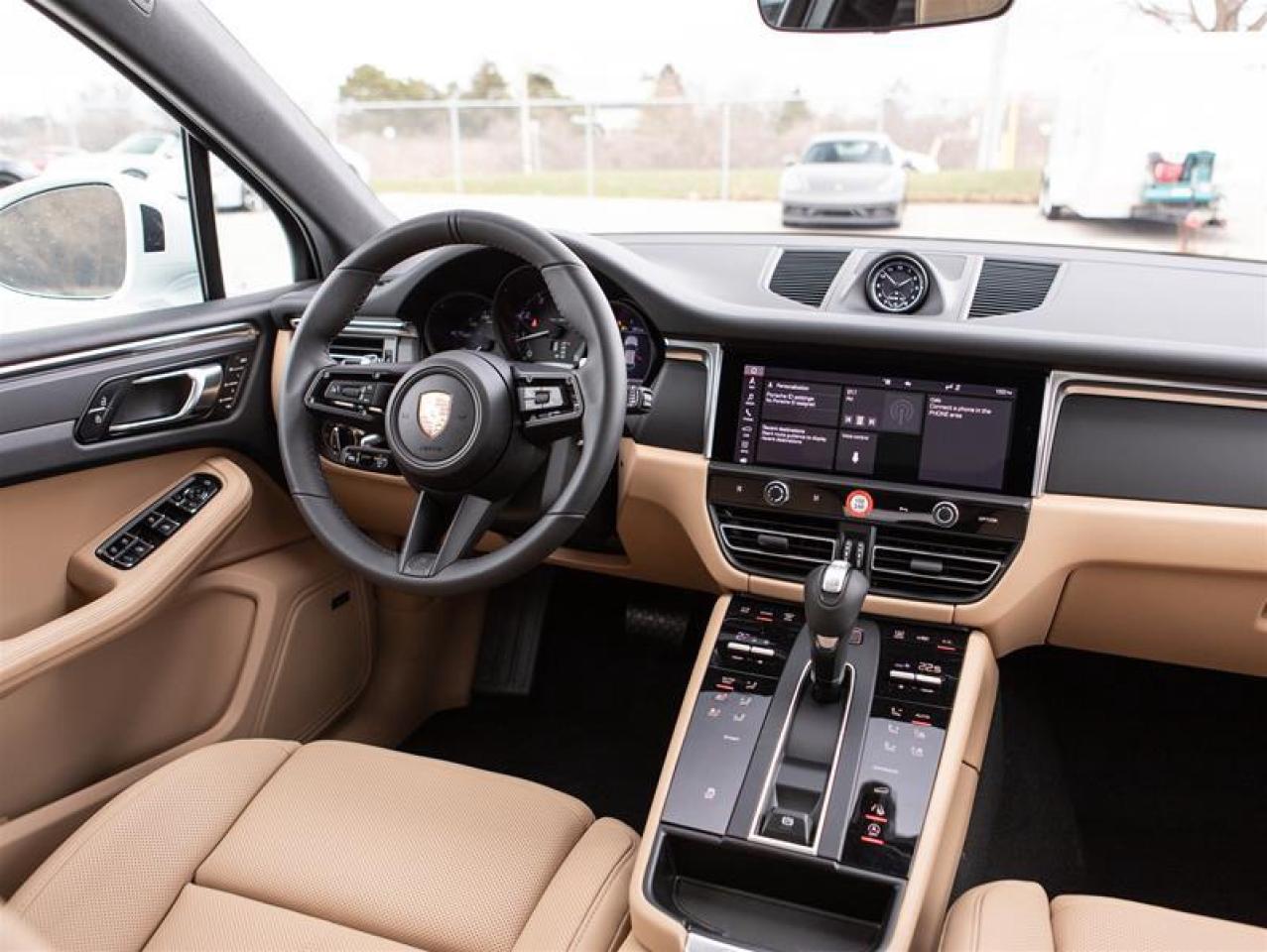 2025 Porsche Macan AWD Photo