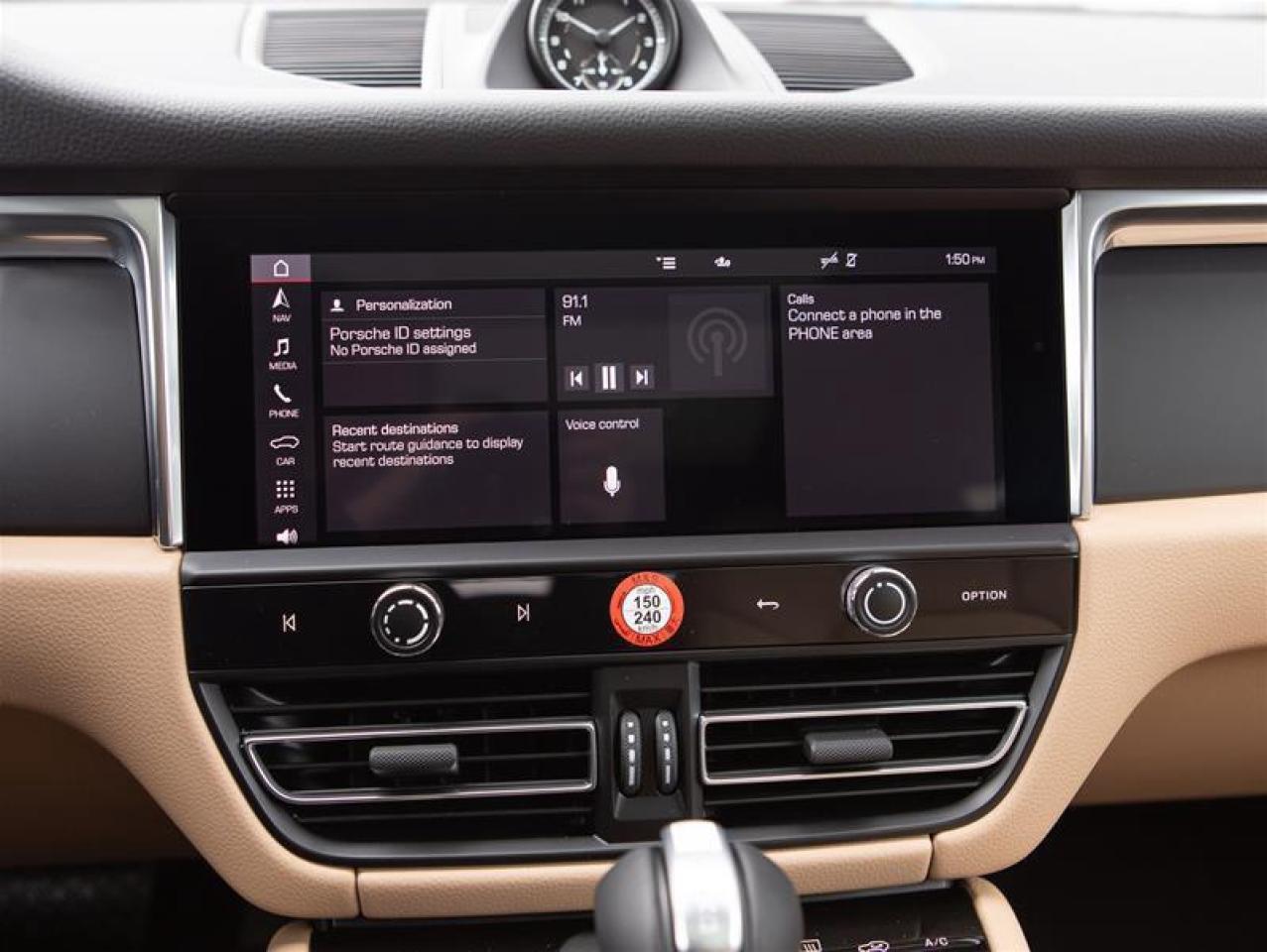 2025 Porsche Macan AWD Photo